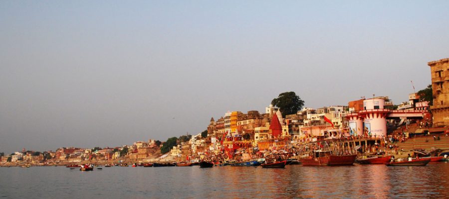 Gangesufer in Varanasi, Rundreisen Nordindien